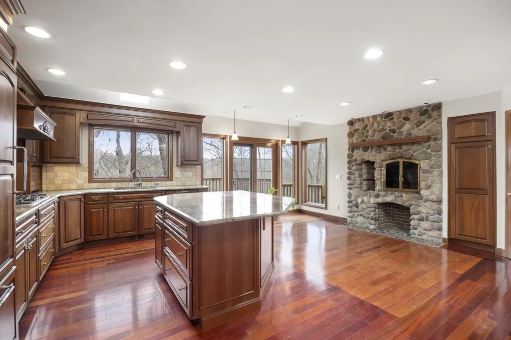 1260 Silverbell Road Oakland Charter Township MI 48306