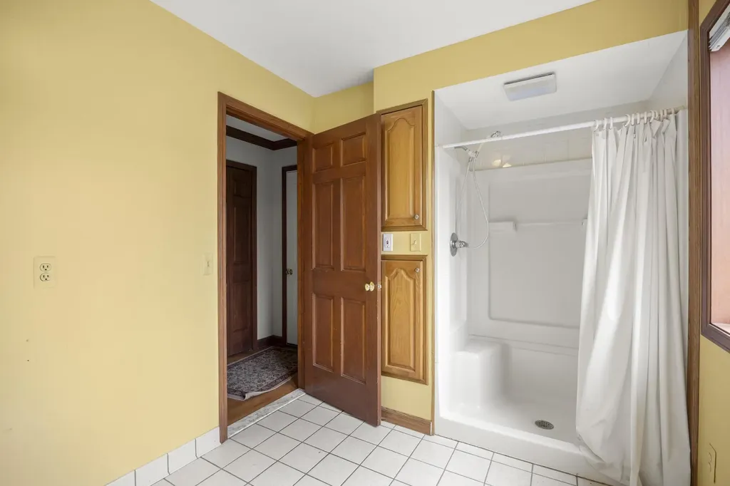 1260 Silverbell Road Oakland Charter Township MI 48306