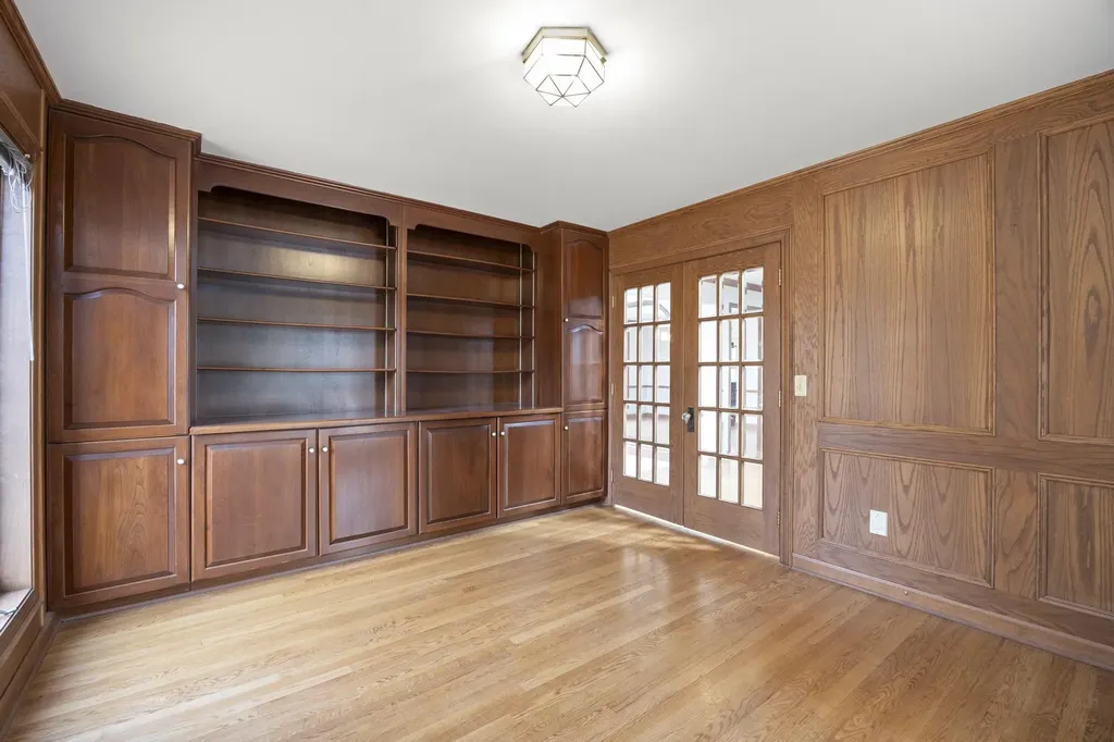 1260 Silverbell Road Oakland Charter Township MI 48306