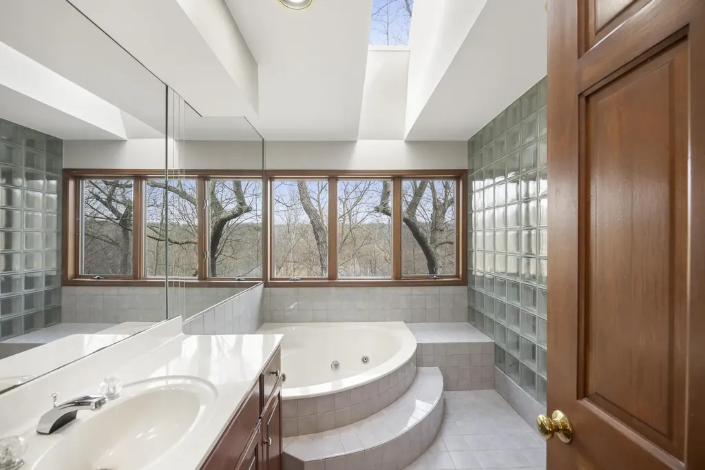 1260 Silverbell Road Oakland Charter Township MI 48306
