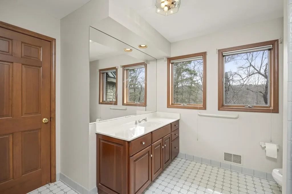 1260 Silverbell Road Oakland Charter Township MI 48306