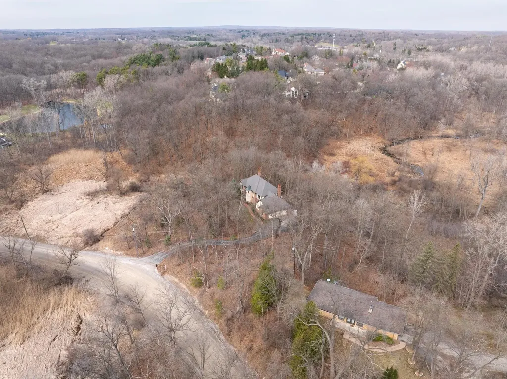 1260 Silverbell Road Oakland Charter Township MI 48306