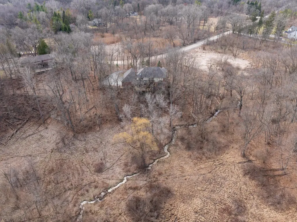 1260 Silverbell Road Oakland Charter Township MI 48306