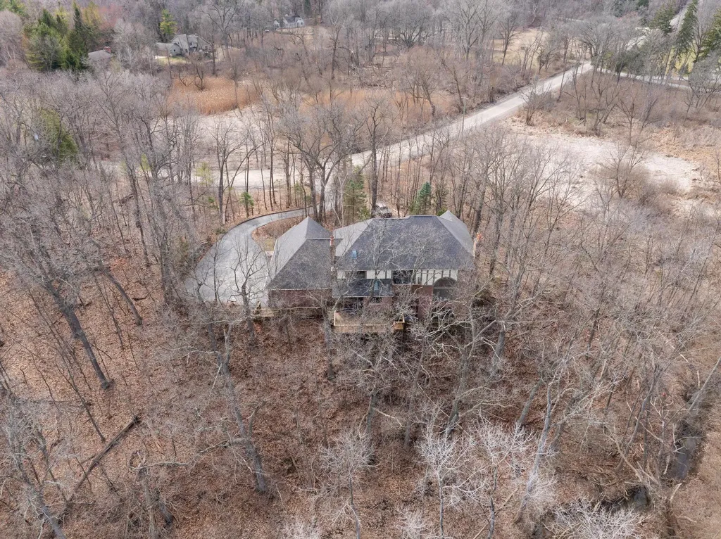1260 Silverbell Road Oakland Charter Township MI 48306