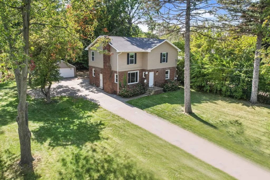 6044 Davison Road Burton City MI 48509