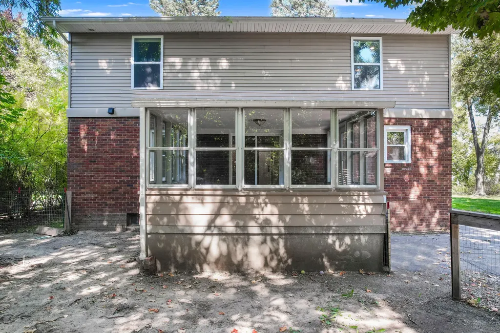 6044 Davison Road Burton City MI 48509