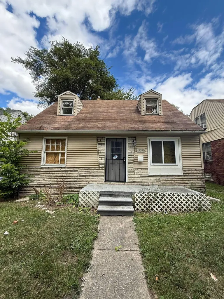 19180 Bradford Avenue Detroit City MI 48205
