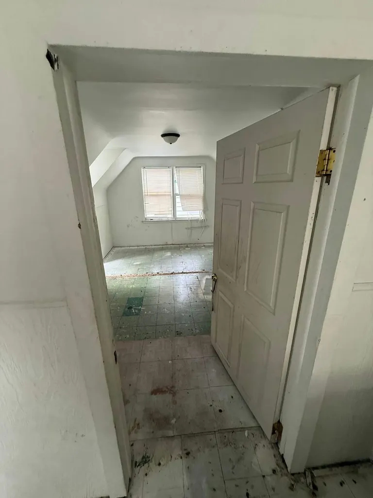 19180 Bradford Avenue Detroit City MI 48205