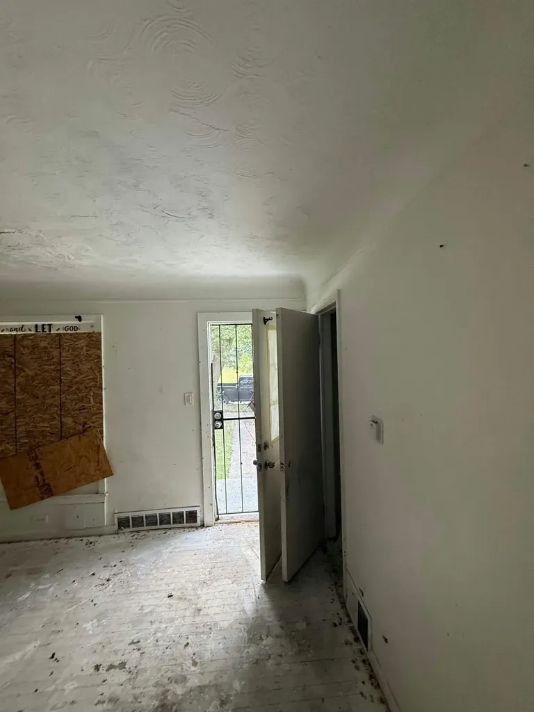 19180 Bradford Avenue Detroit City MI 48205