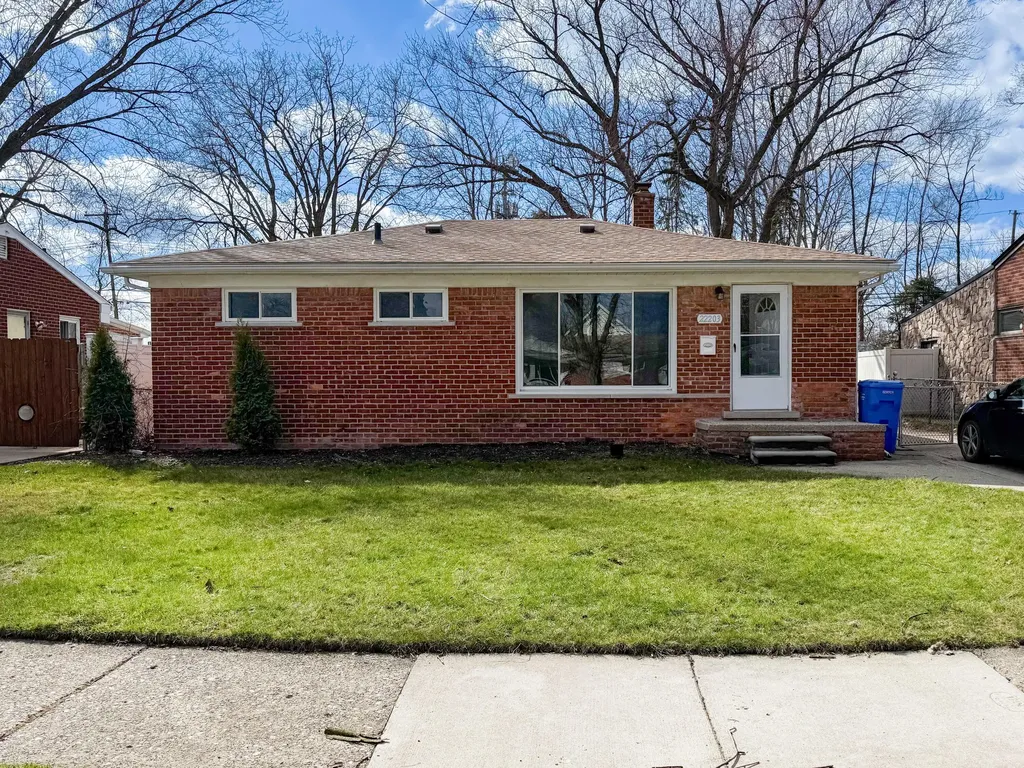 22203 Logue Avenue Warren City MI 48091