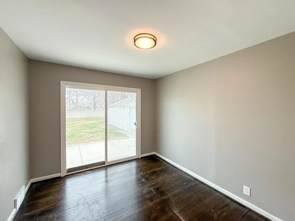 22203 Logue Avenue Warren City MI 48091