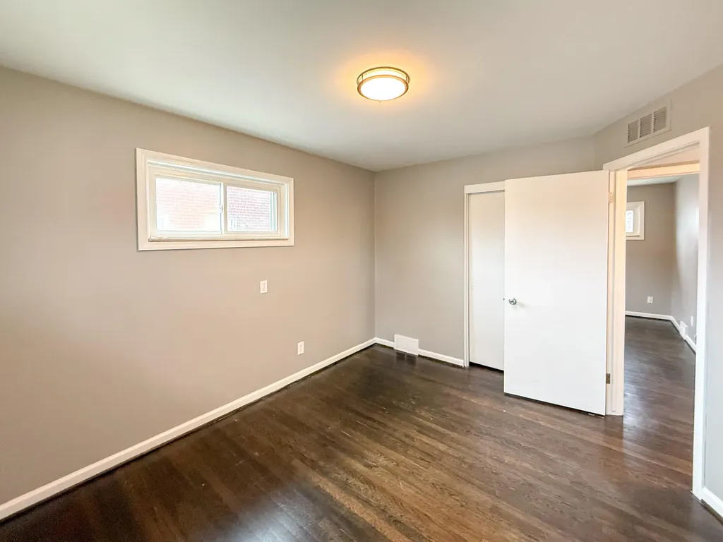 22203 Logue Avenue Warren City MI 48091