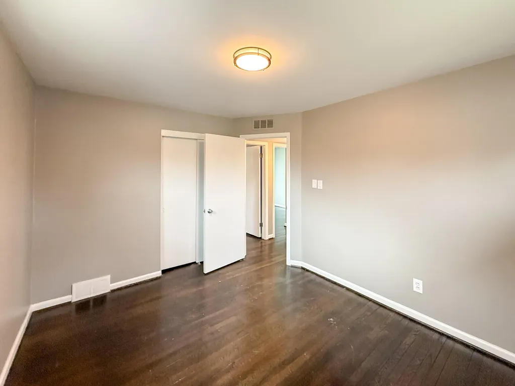 22203 Logue Avenue Warren City MI 48091