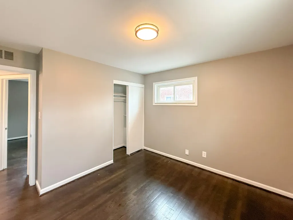 22203 Logue Avenue Warren City MI 48091