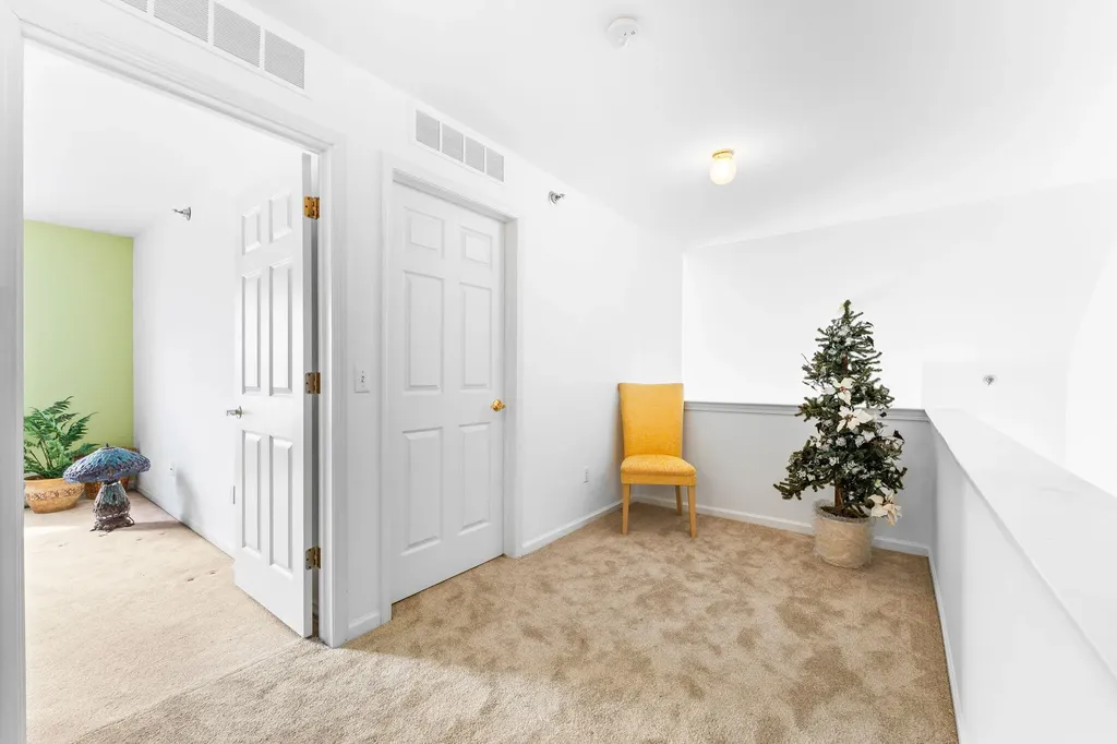 9475 Lakeside Drive Ypsilanti Charter Township MI 48197