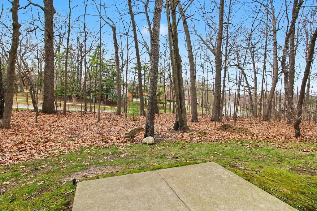 306 Pineknoll Court Brighton City MI 48116