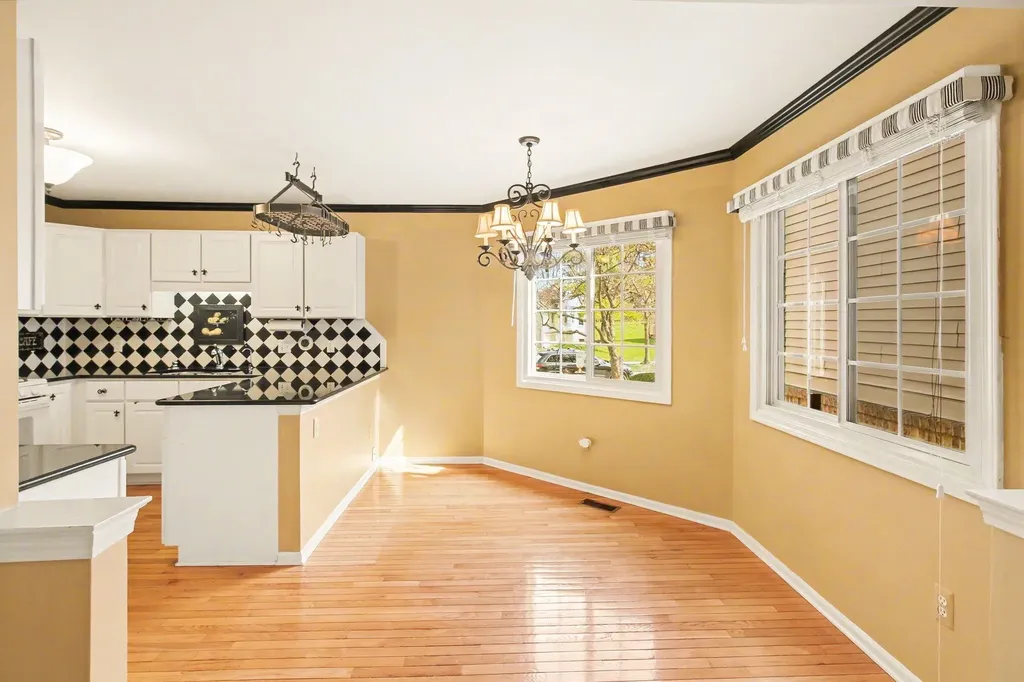 306 Pineknoll Court Brighton City MI 48116