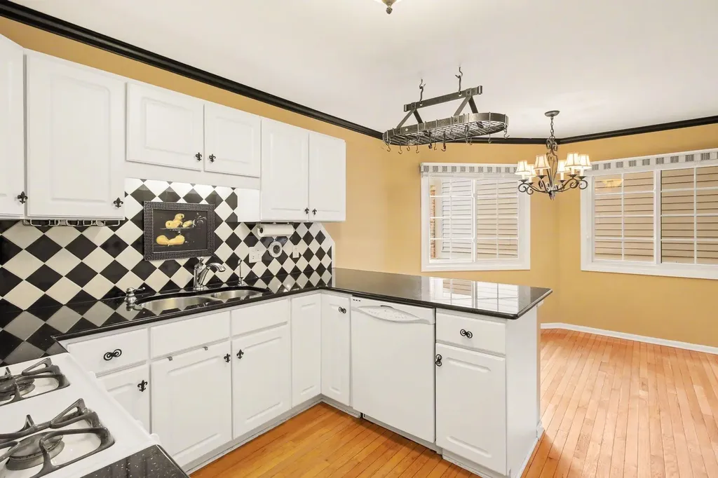 306 Pineknoll Court Brighton City MI 48116