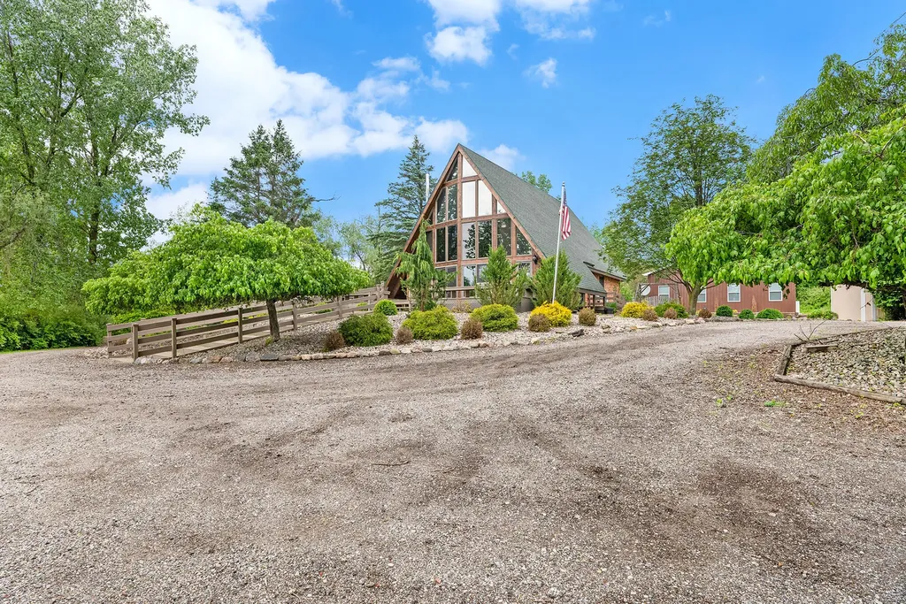12175 Watkins Road Manchester Township MI 49230