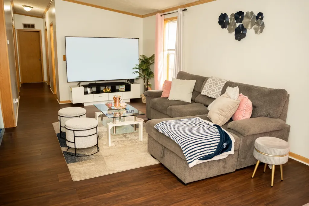 2040 Reo Avenue Lincoln Park City MI 48146
