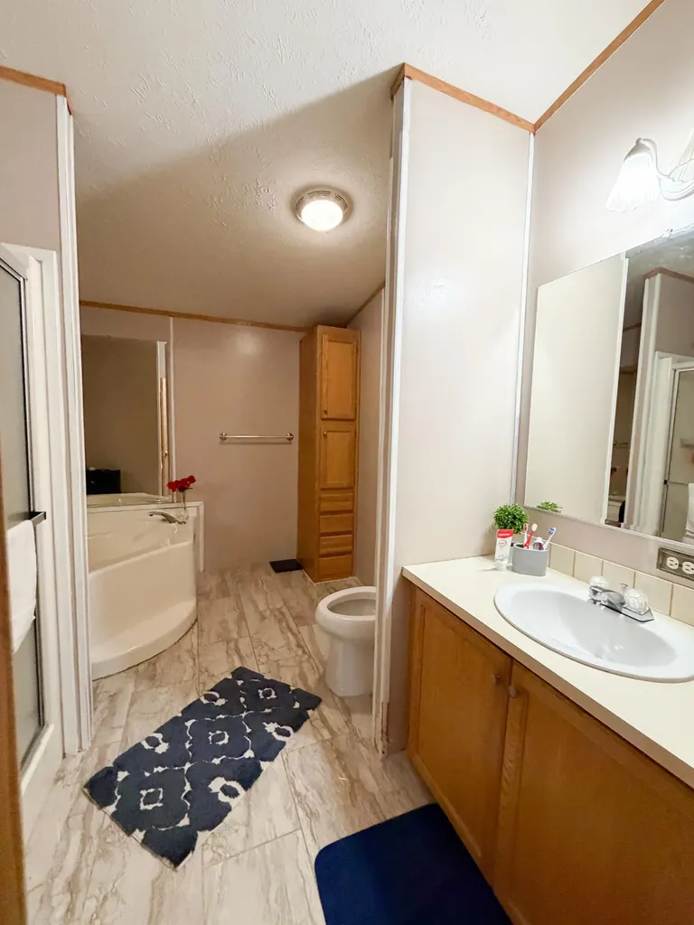 2040 Reo Avenue Lincoln Park City MI 48146