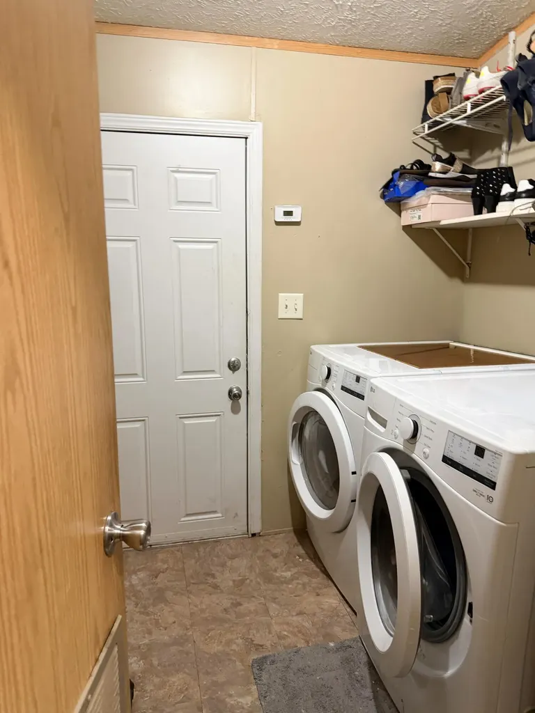 2040 Reo Avenue Lincoln Park City MI 48146