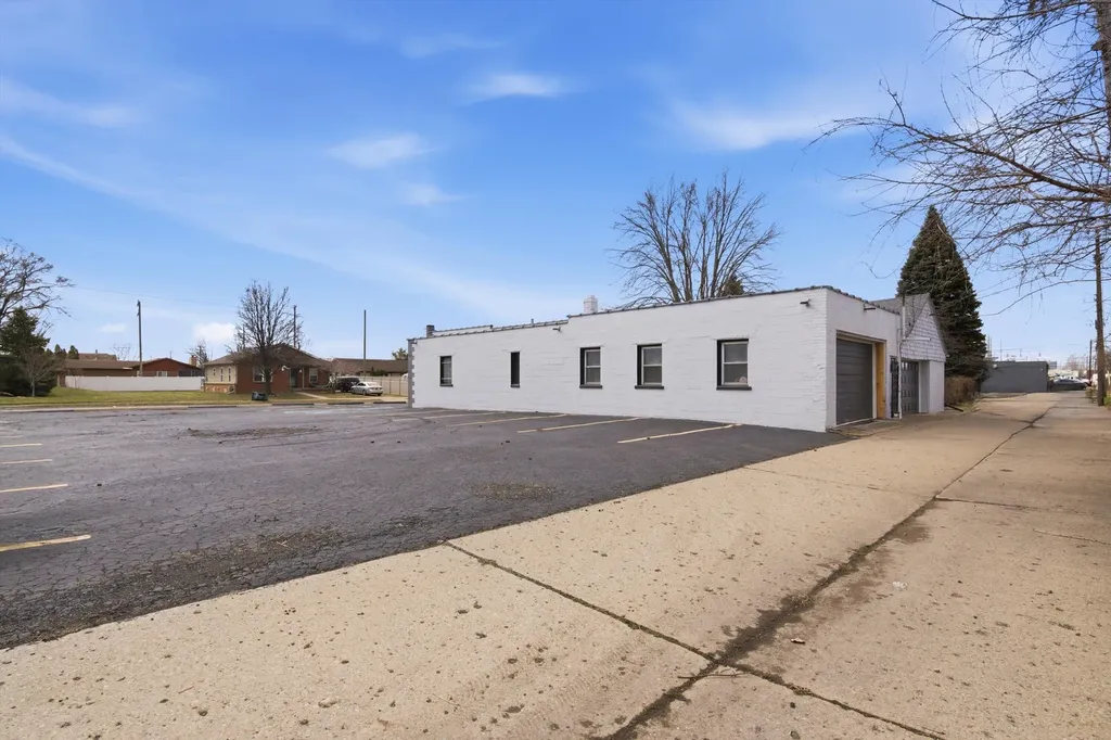10118 Eagle Street Dearborn City MI 48120