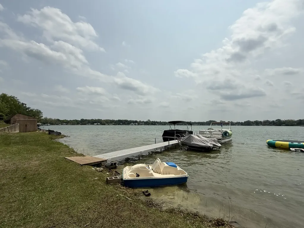 11108 Silver Lake Road Green Oak Township MI 48178