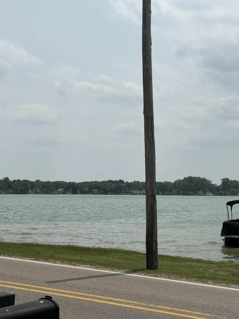 11108 Silver Lake Road Green Oak Township MI 48178