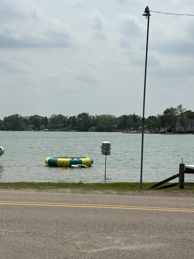 11108 Silver Lake Road Green Oak Township MI 48178