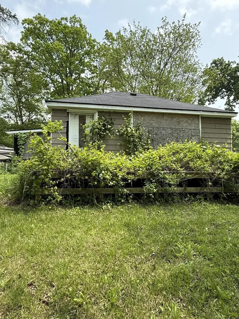 11108 Silver Lake Road Green Oak Township MI 48178
