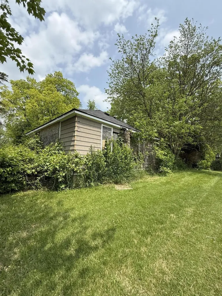 11108 Silver Lake Road Green Oak Township MI 48178