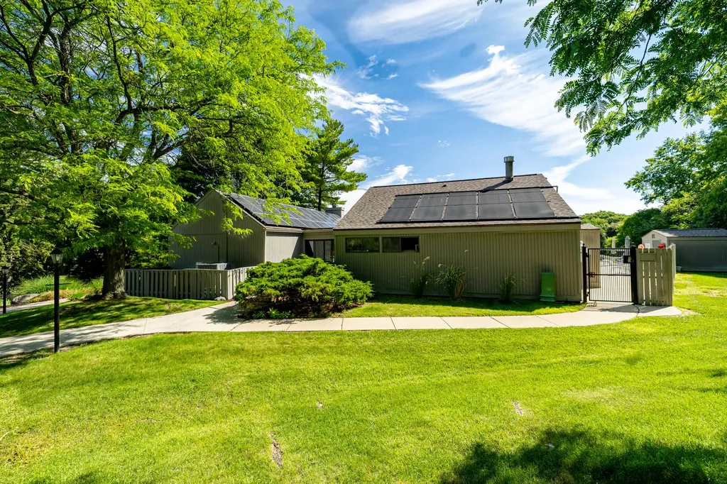 2254 Rivenoak Court Ann Arbor City MI 48103