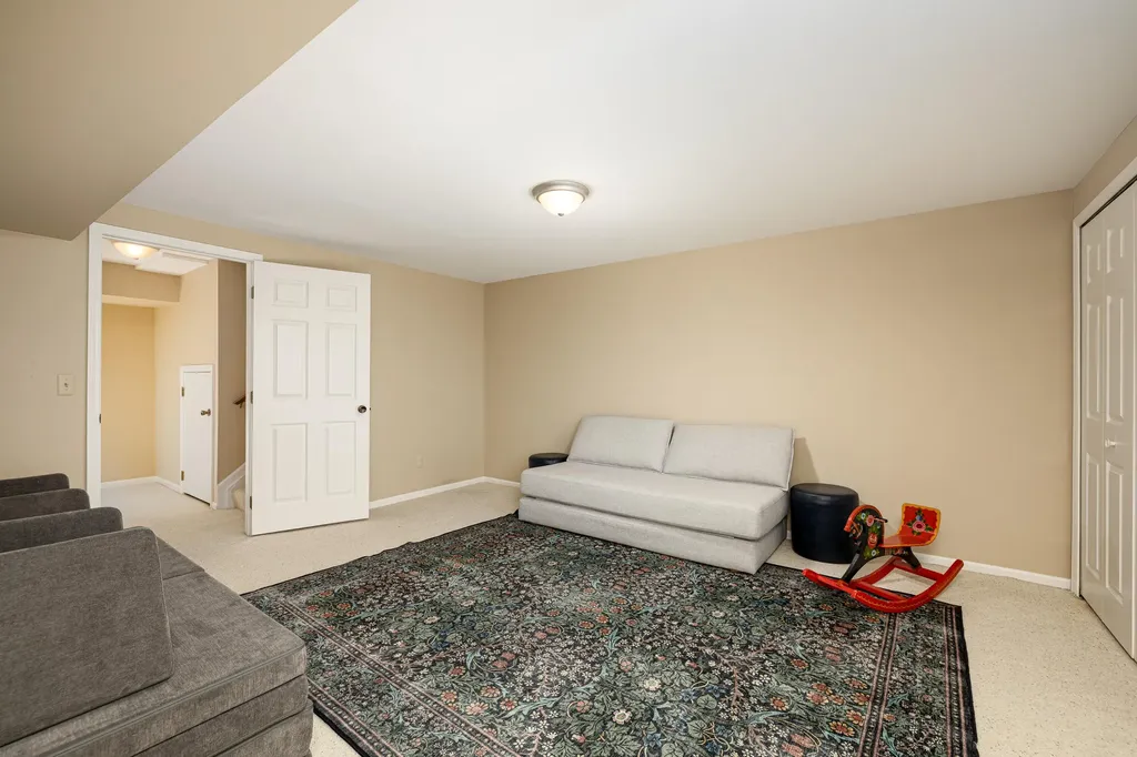 2254 Rivenoak Court Ann Arbor City MI 48103