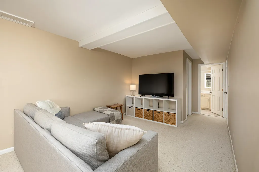 2254 Rivenoak Court Ann Arbor City MI 48103