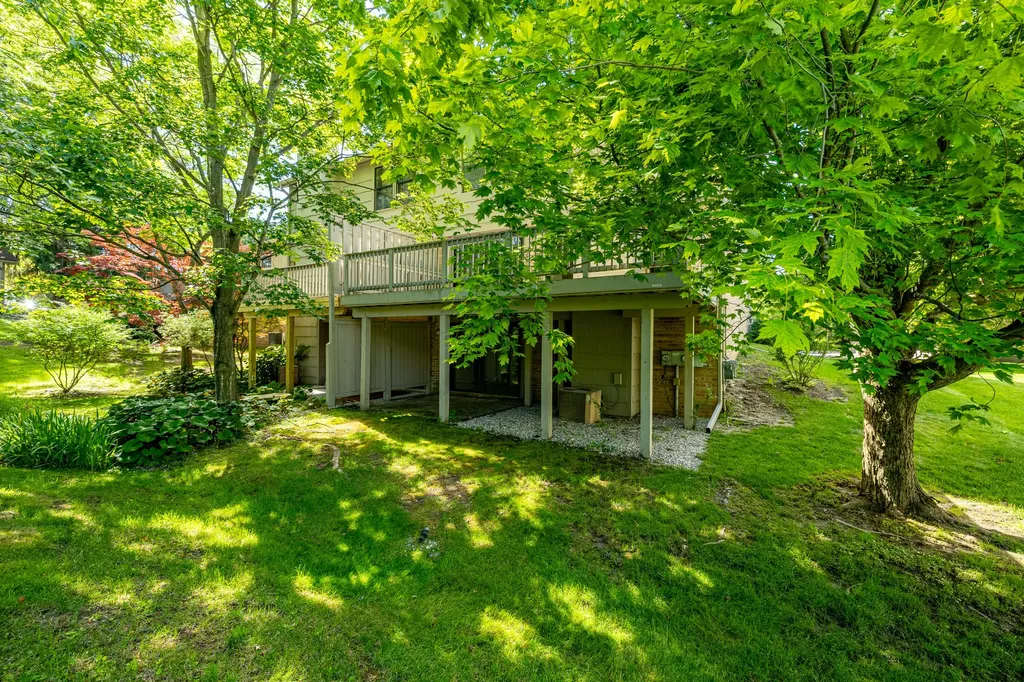 2254 Rivenoak Court Ann Arbor City MI 48103