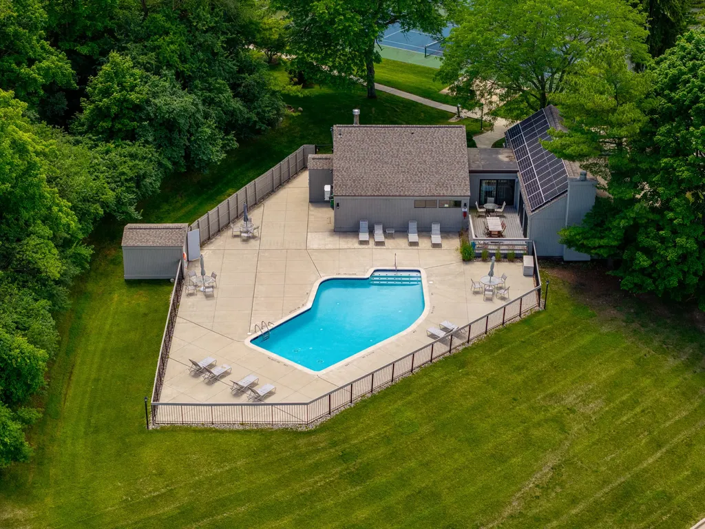 2254 Rivenoak Court Ann Arbor City MI 48103