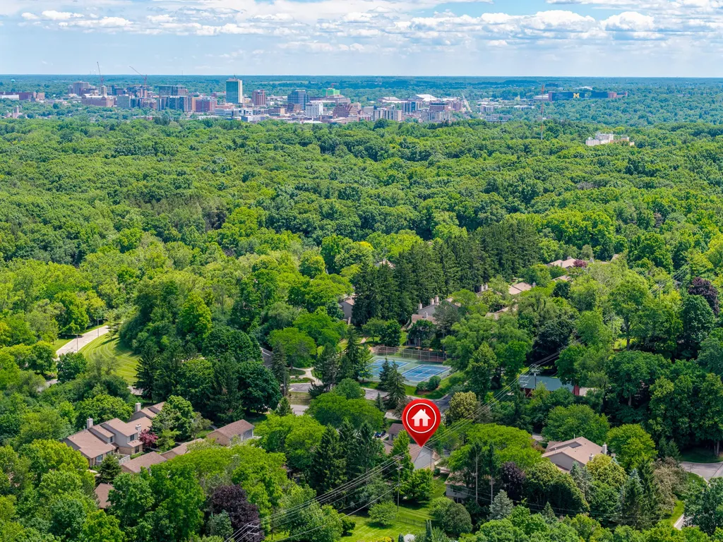 2254 Rivenoak Court Ann Arbor City MI 48103