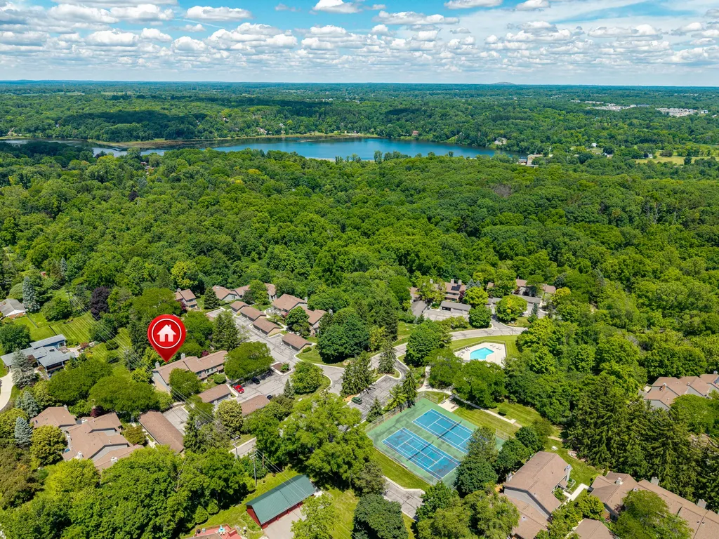 2254 Rivenoak Court Ann Arbor City MI 48103