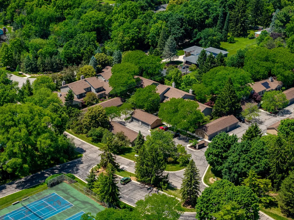2254 Rivenoak Court Ann Arbor City MI 48103