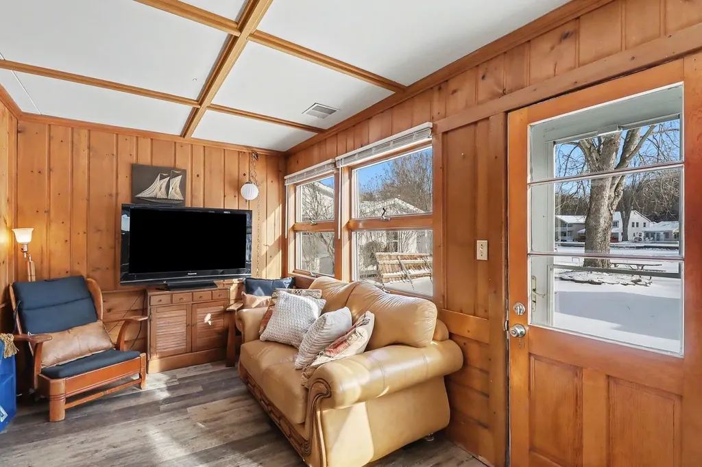11637 Algonquin Drive Hamburg Township MI 48169