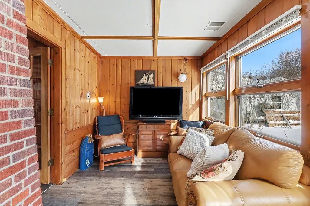 11637 Algonquin Drive Hamburg Township MI 48169