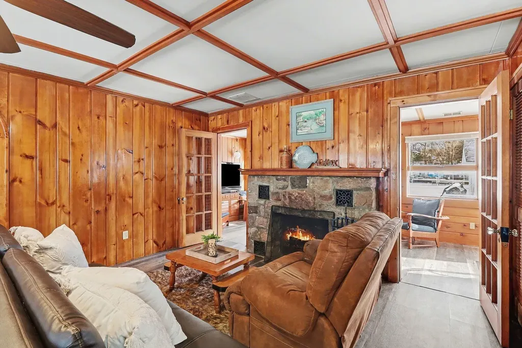 11637 Algonquin Drive Hamburg Township MI 48169