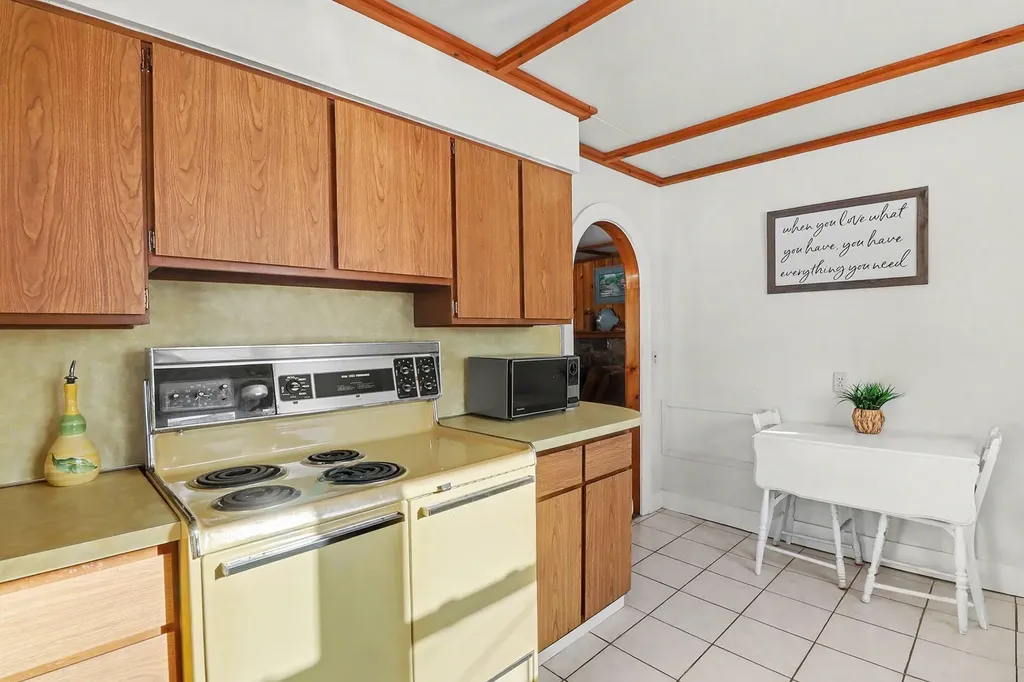 11637 Algonquin Drive Hamburg Township MI 48169