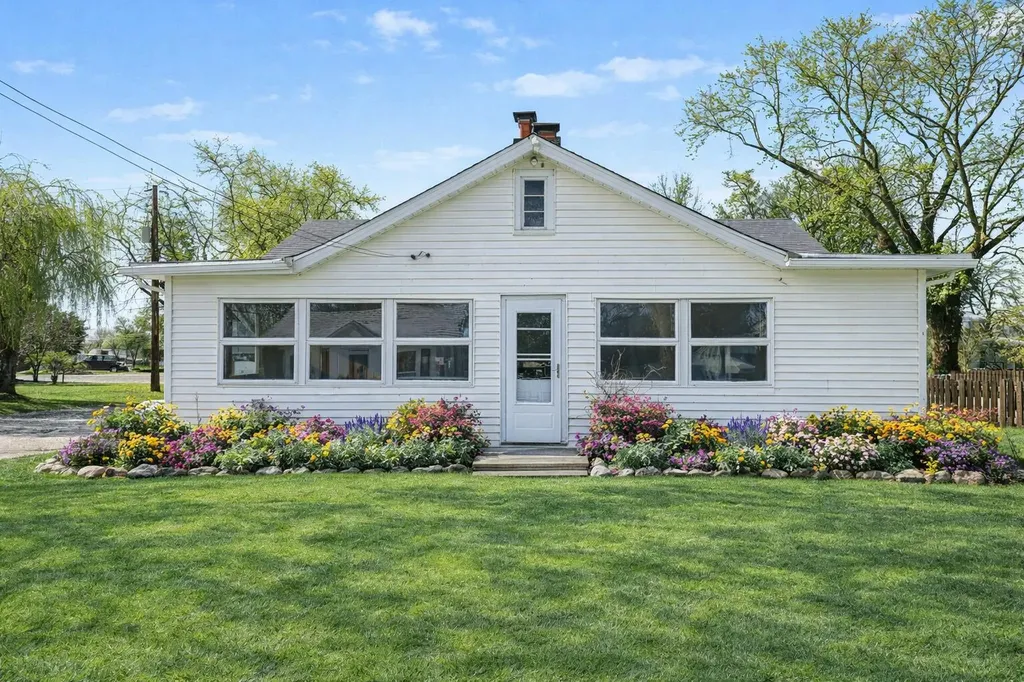 11637 Algonquin Drive Hamburg Township MI 48169
