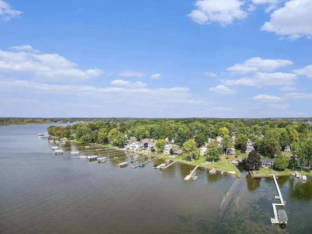 11637 Algonquin Drive Hamburg Township MI 48169
