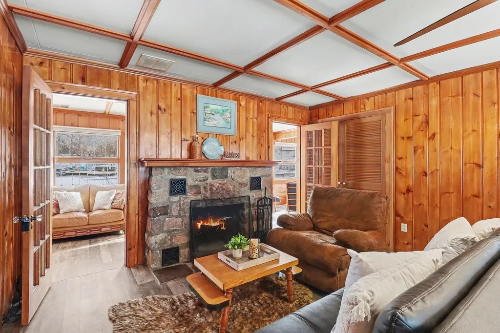 11637 Algonquin Drive Hamburg Township MI 48169