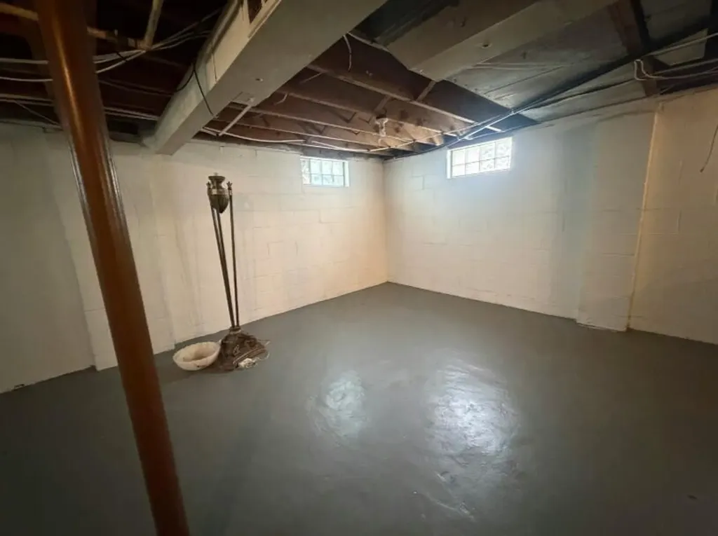 19984 Elkhart Street Harper Woods City MI 48225