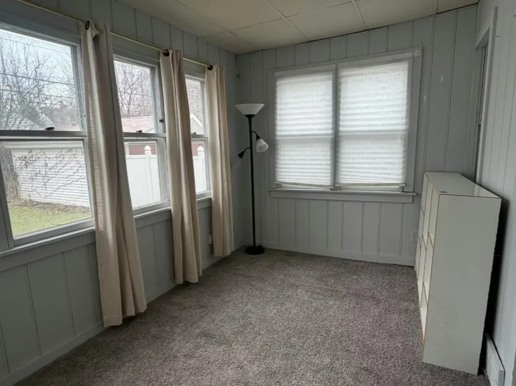 19984 Elkhart Street Harper Woods City MI 48225