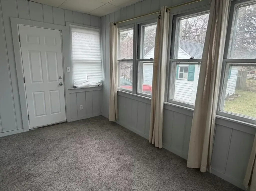 19984 Elkhart Street Harper Woods City MI 48225